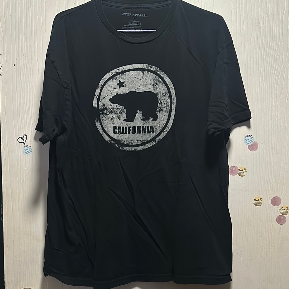 Motif Apparel California Bear Graphic T-Shirt - Men's Size Large - Black Tee